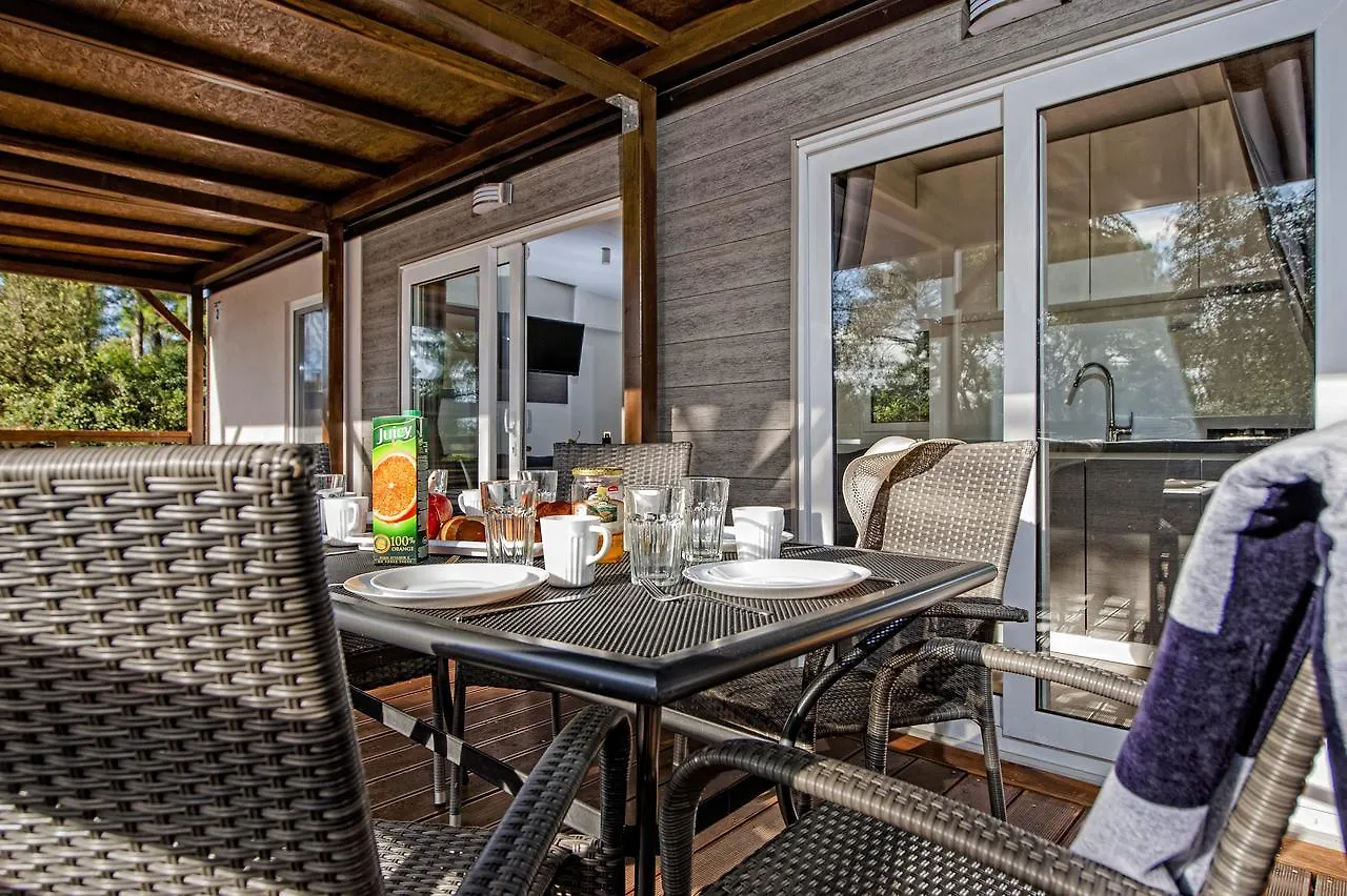 Parco vacanze Campsite Porton Biondi Mobile Homes Mediteran Rovigno Croazia